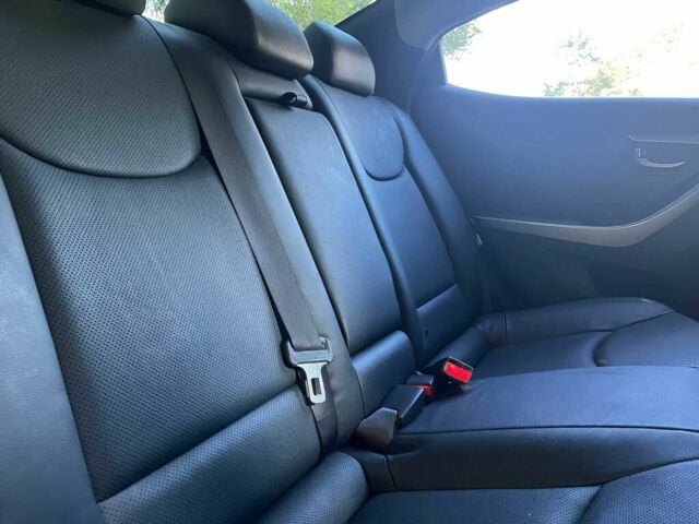 Белый Хендай Элантра, объемом двигателя 2 л и пробегом 75 тыс. км за 2300 $, фото 11 на Automoto.ua