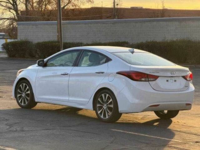 Белый Хендай Элантра, объемом двигателя 1.8 л и пробегом 119 тыс. км за 5700 $, фото 6 на Automoto.ua