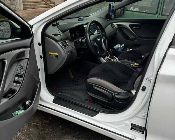 Белый Хендай Элантра, объемом двигателя 1.8 л и пробегом 204 тыс. км за 7500 $, фото 8 на Automoto.ua