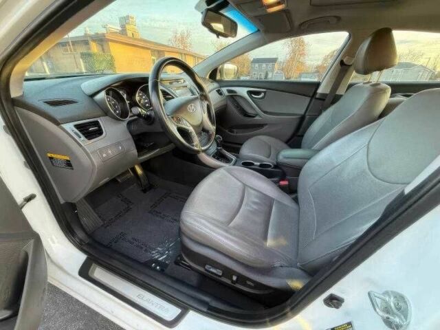 Белый Хендай Элантра, объемом двигателя 1.8 л и пробегом 119 тыс. км за 5700 $, фото 8 на Automoto.ua