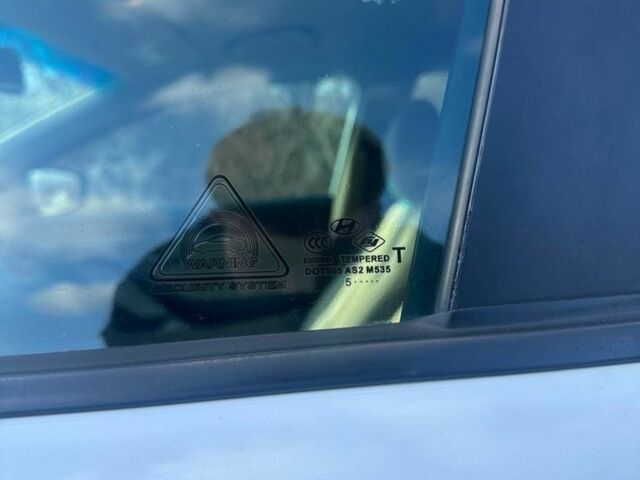 Белый Хендай Элантра, объемом двигателя 1.8 л и пробегом 140 тыс. км за 10800 $, фото 16 на Automoto.ua