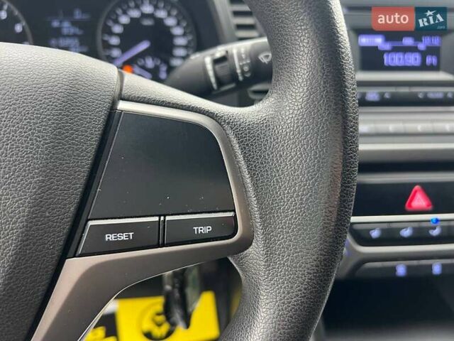 Белый Хендай Элантра, объемом двигателя 1.59 л и пробегом 220 тыс. км за 11800 $, фото 14 на Automoto.ua