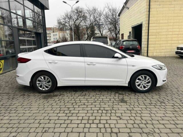 Білий Хендай Елантра, об'ємом двигуна 1.6 л та пробігом 220 тис. км за 11800 $, фото 7 на Automoto.ua