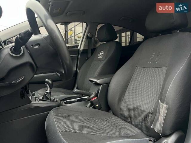 Белый Хендай Элантра, объемом двигателя 1.59 л и пробегом 220 тыс. км за 11800 $, фото 9 на Automoto.ua