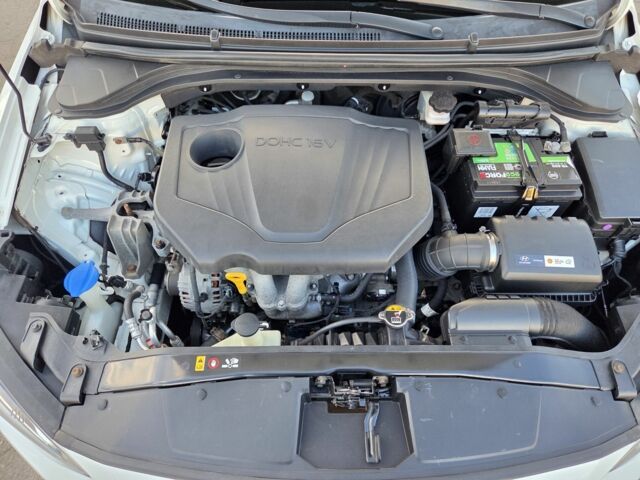 Белый Хендай Элантра, объемом двигателя 1.6 л и пробегом 195 тыс. км за 10500 $, фото 22 на Automoto.ua