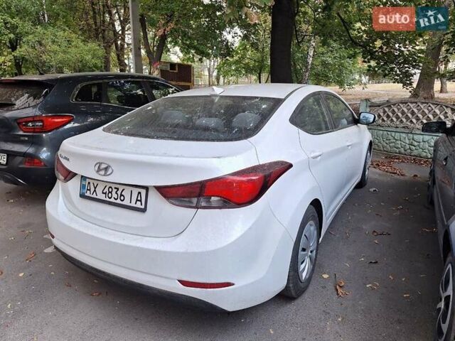 Белый Хендай Элантра, объемом двигателя 1.8 л и пробегом 92 тыс. км за 10000 $, фото 1 на Automoto.ua