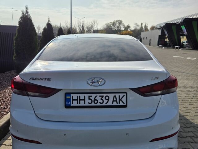 Белый Хендай Элантра, объемом двигателя 1.6 л и пробегом 195 тыс. км за 10500 $, фото 11 на Automoto.ua