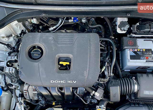 Білий Хендай Елантра, об'ємом двигуна 2 л та пробігом 82 тис. км за 13200 $, фото 18 на Automoto.ua