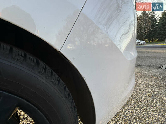 Белый Хендай Элантра, объемом двигателя 2 л и пробегом 180 тыс. км за 8900 $, фото 25 на Automoto.ua