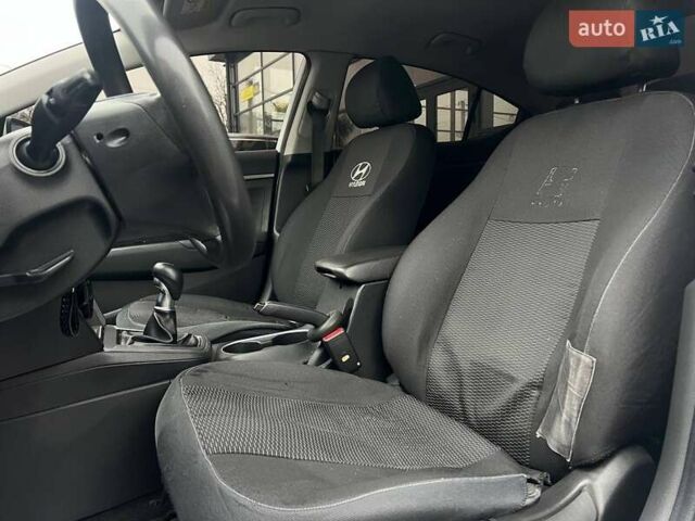 Белый Хендай Элантра, объемом двигателя 1.59 л и пробегом 220 тыс. км за 11800 $, фото 8 на Automoto.ua