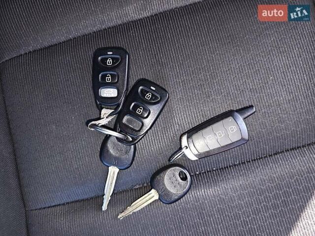 Білий Хендай Елантра, об'ємом двигуна 2 л та пробігом 255 тис. км за 10500 $, фото 10 на Automoto.ua