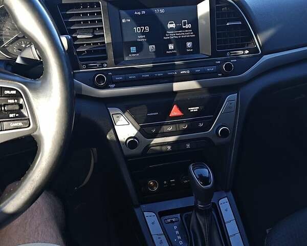 Білий Хендай Елантра, об'ємом двигуна 2 л та пробігом 255 тис. км за 10500 $, фото 7 на Automoto.ua