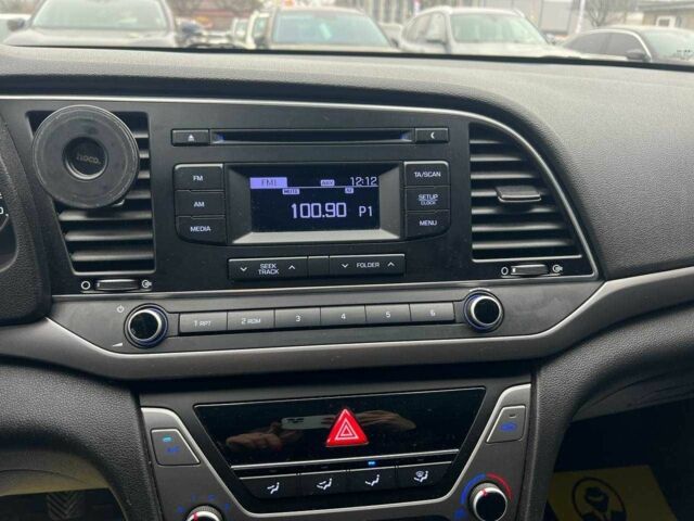 Білий Хендай Елантра, об'ємом двигуна 1.6 л та пробігом 220 тис. км за 11800 $, фото 17 на Automoto.ua