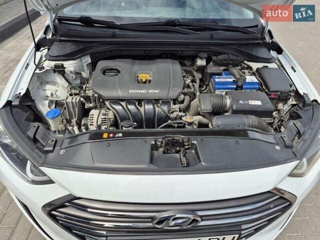 Белый Хендай Элантра, объемом двигателя 2 л и пробегом 80 тыс. км за 12800 $, фото 14 на Automoto.ua