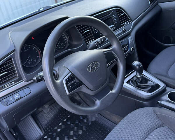 Белый Хендай Элантра, объемом двигателя 1.59 л и пробегом 160 тыс. км за 9650 $, фото 12 на Automoto.ua