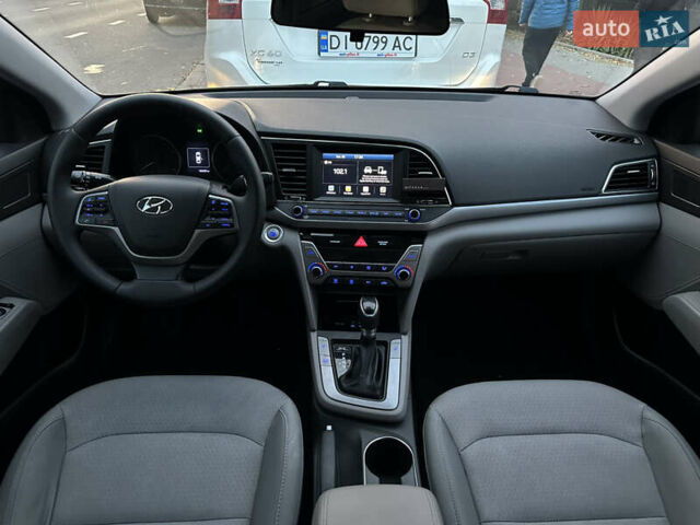 Хендай Элантра 2016 в Николаеве на Automoto.ua Белый Хендай Элантра, объемом двигателя 1.4 л и пробегом 160 тыс. км за 10999 $, фото 14 на Automoto.ua