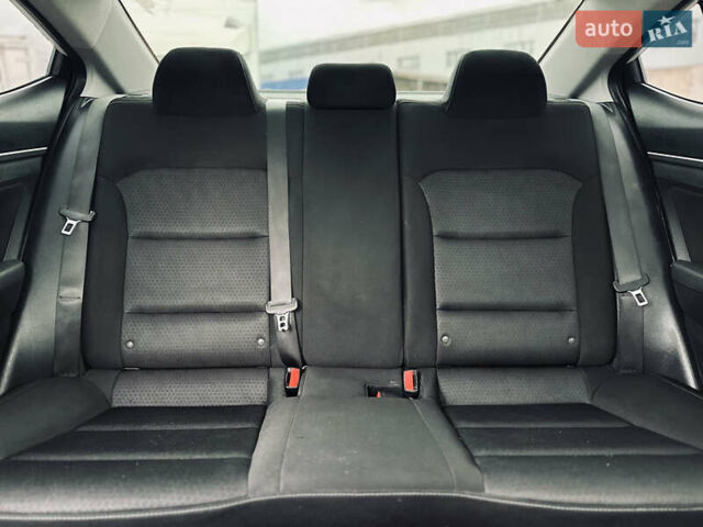 Белый Хендай Элантра, объемом двигателя 2 л и пробегом 254 тыс. км за 10400 $, фото 26 на Automoto.ua