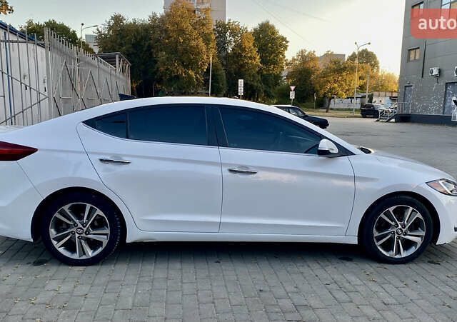 Білий Хендай Елантра, об'ємом двигуна 2 л та пробігом 82 тис. км за 13200 $, фото 4 на Automoto.ua