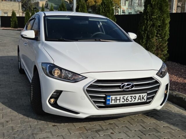 Белый Хендай Элантра, объемом двигателя 1.6 л и пробегом 195 тыс. км за 10500 $, фото 9 на Automoto.ua