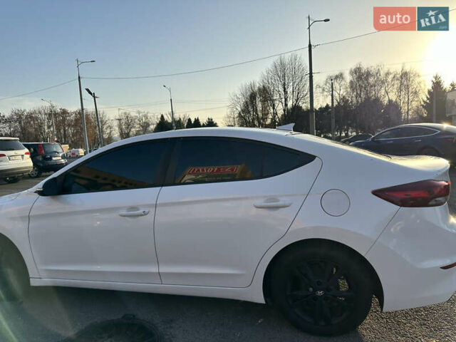 Белый Хендай Элантра, объемом двигателя 2 л и пробегом 180 тыс. км за 8900 $, фото 9 на Automoto.ua