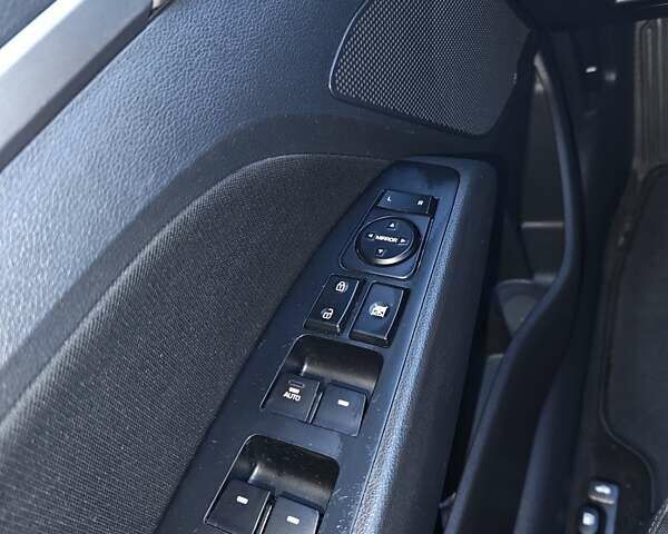 Білий Хендай Елантра, об'ємом двигуна 2 л та пробігом 255 тис. км за 10500 $, фото 1 на Automoto.ua