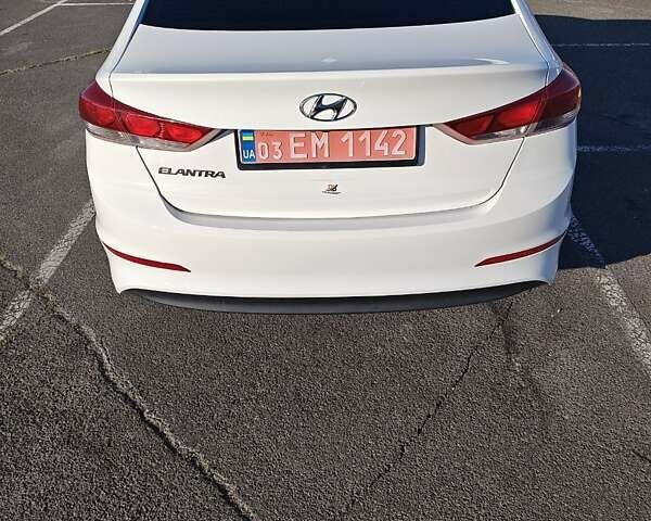 Білий Хендай Елантра, об'ємом двигуна 2 л та пробігом 255 тис. км за 10500 $, фото 22 на Automoto.ua