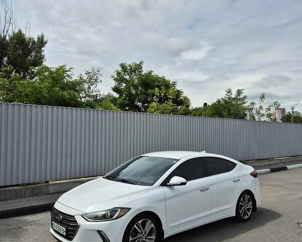 Белый Хендай Элантра, объемом двигателя 2 л и пробегом 80 тыс. км за 12800 $, фото 5 на Automoto.ua