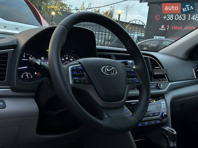 Хендай Элантра 2016 в Николаеве на Automoto.ua Белый Хендай Элантра, объемом двигателя 1.4 л и пробегом 160 тыс. км за 10999 $, фото 10 на Automoto.ua