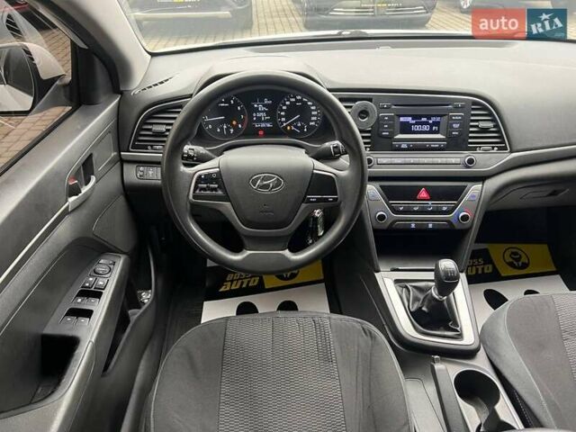 Белый Хендай Элантра, объемом двигателя 1.59 л и пробегом 220 тыс. км за 11800 $, фото 11 на Automoto.ua