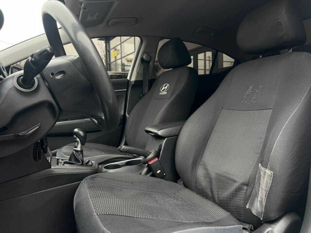 Білий Хендай Елантра, об'ємом двигуна 1.6 л та пробігом 220 тис. км за 11800 $, фото 9 на Automoto.ua