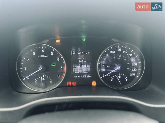 Белый Хендай Элантра, объемом двигателя 2 л и пробегом 254 тыс. км за 10400 $, фото 17 на Automoto.ua