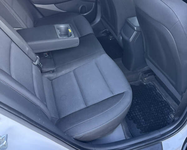 Белый Хендай Элантра, объемом двигателя 1.59 л и пробегом 160 тыс. км за 9650 $, фото 16 на Automoto.ua