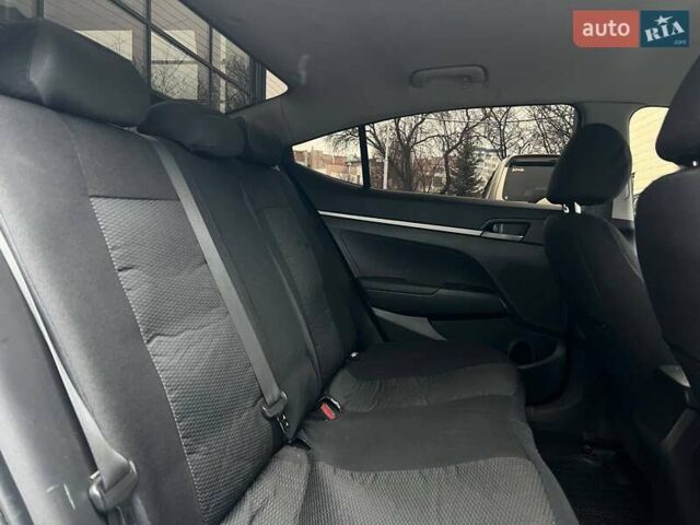 Белый Хендай Элантра, объемом двигателя 1.59 л и пробегом 220 тыс. км за 11800 $, фото 21 на Automoto.ua