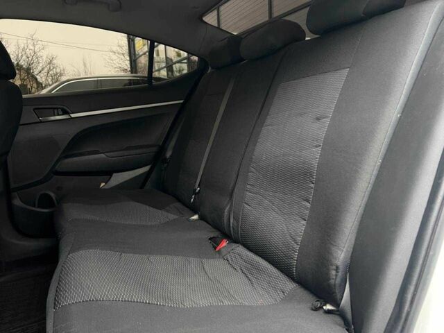 Білий Хендай Елантра, об'ємом двигуна 1.6 л та пробігом 220 тис. км за 11800 $, фото 22 на Automoto.ua