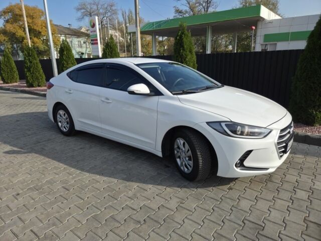 Белый Хендай Элантра, объемом двигателя 1.6 л и пробегом 195 тыс. км за 10500 $, фото 8 на Automoto.ua