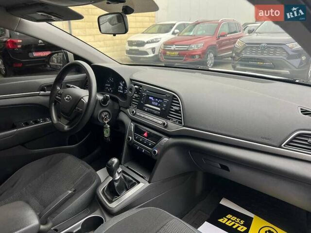 Белый Хендай Элантра, объемом двигателя 1.59 л и пробегом 220 тыс. км за 11800 $, фото 20 на Automoto.ua