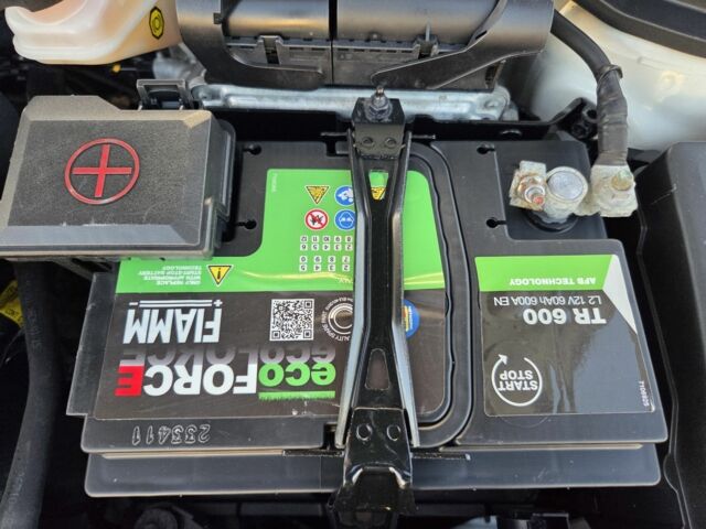 Белый Хендай Элантра, объемом двигателя 1.6 л и пробегом 195 тыс. км за 10500 $, фото 23 на Automoto.ua