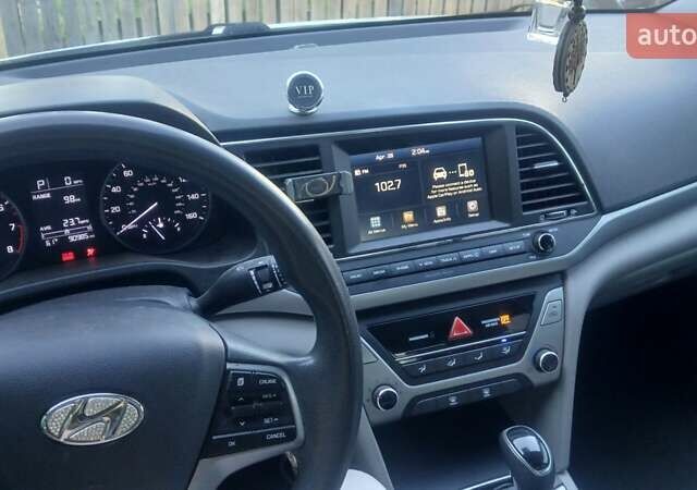 Хендай Элантра 2016 в Одессе на Automoto.ua Белый Хендай Элантра, объемом двигателя 2 л и пробегом 135 тыс. км за 8700 $, фото 1 на Automoto.ua