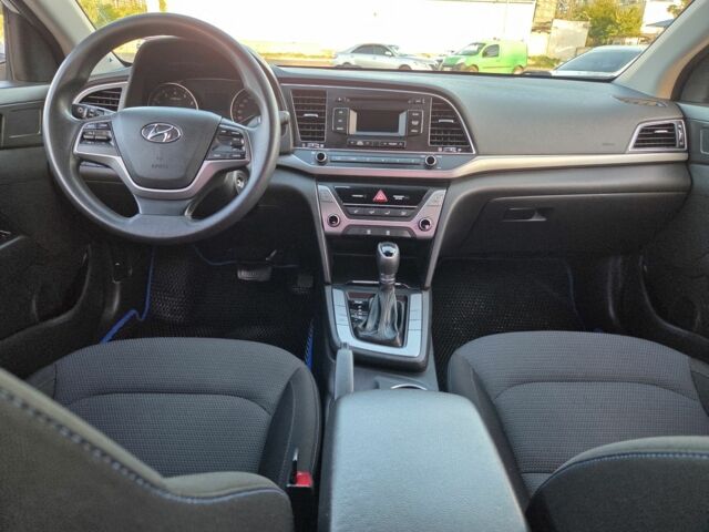 Белый Хендай Элантра, объемом двигателя 1.6 л и пробегом 195 тыс. км за 10500 $, фото 14 на Automoto.ua