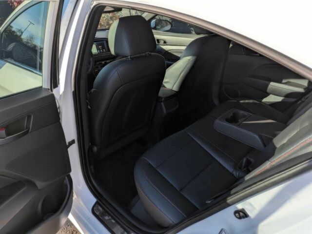 Белый Хендай Элантра, объемом двигателя 1.6 л и пробегом 65 тыс. км за 6100 $, фото 8 на Automoto.ua