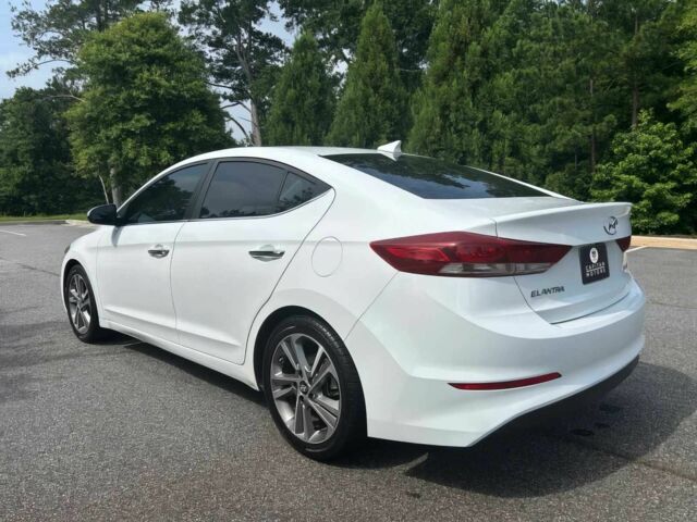 Белый Хендай Элантра, объемом двигателя 2 л и пробегом 63 тыс. км за 2600 $, фото 4 на Automoto.ua