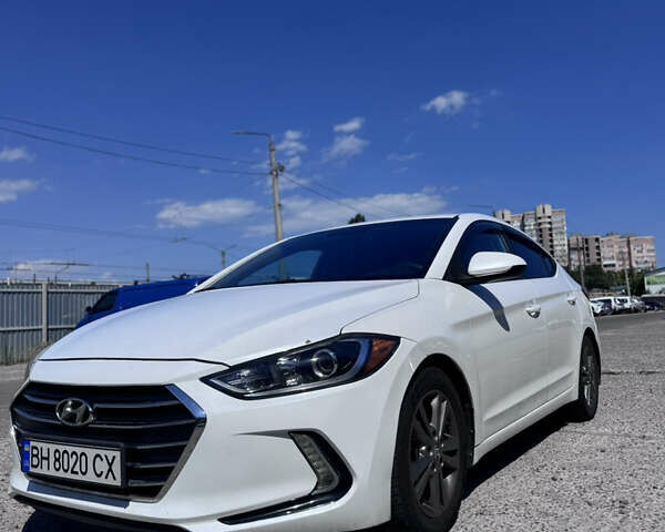 Білий Хендай Елантра, об'ємом двигуна 2 л та пробігом 140 тис. км за 10999 $, фото 1 на Automoto.ua