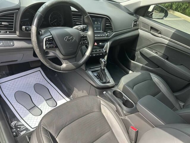 Белый Хендай Элантра, объемом двигателя 2 л и пробегом 53 тыс. км за 5300 $, фото 9 на Automoto.ua