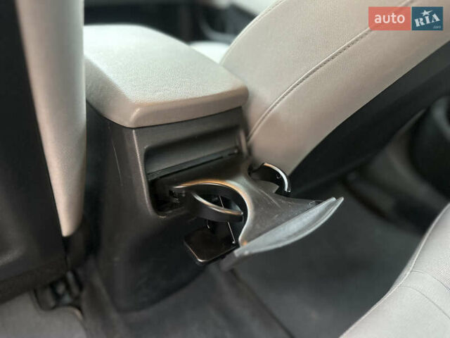 Білий Хендай Елантра, об'ємом двигуна 2 л та пробігом 180 тис. км за 10800 $, фото 15 на Automoto.ua