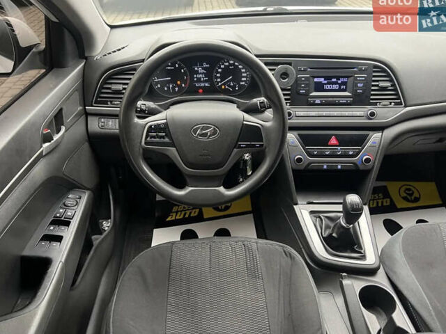 Білий Хендай Елантра, об'ємом двигуна 1.6 л та пробігом 220 тис. км за 11600 $, фото 4 на Automoto.ua