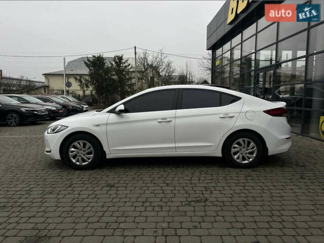 Білий Хендай Елантра, об'ємом двигуна 1.6 л та пробігом 220 тис. км за 11600 $, фото 1 на Automoto.ua