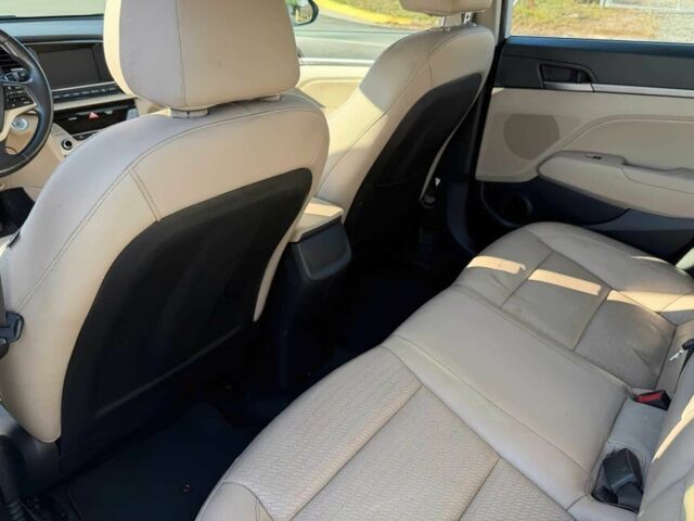 Хендай Элантра 2017 в Тернополе на Automoto.ua Белый Хендай Элантра, объемом двигателя 2 л и пробегом 59 тыс. км за 4000 $, фото 13 на Automoto.ua