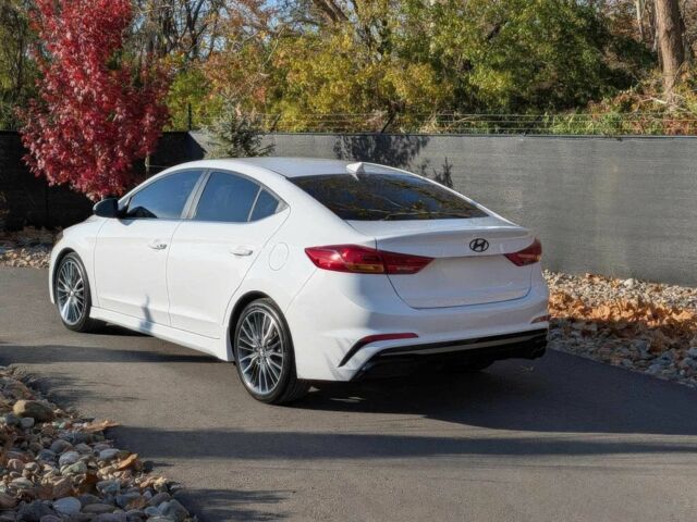 Белый Хендай Элантра, объемом двигателя 1.6 л и пробегом 59 тыс. км за 6000 $, фото 4 на Automoto.ua