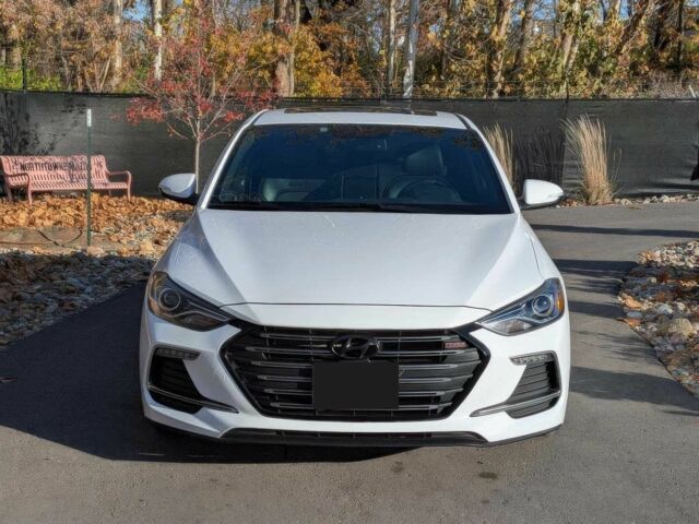 Белый Хендай Элантра, объемом двигателя 1.6 л и пробегом 65 тыс. км за 6100 $, фото 1 на Automoto.ua