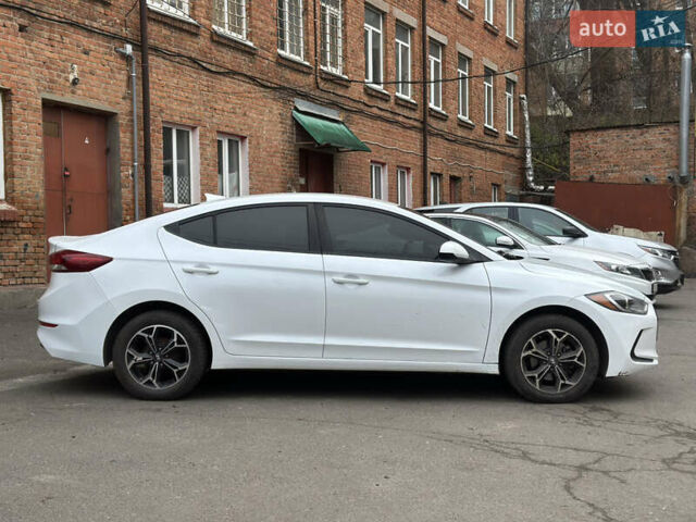 Білий Хендай Елантра, об'ємом двигуна 2 л та пробігом 180 тис. км за 10800 $, фото 4 на Automoto.ua